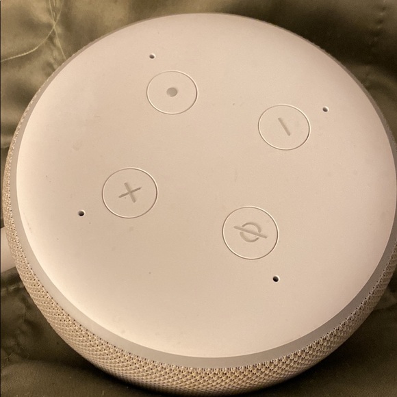 Amazon Echo Dot (3rd Gen) - Picture 1 of 5